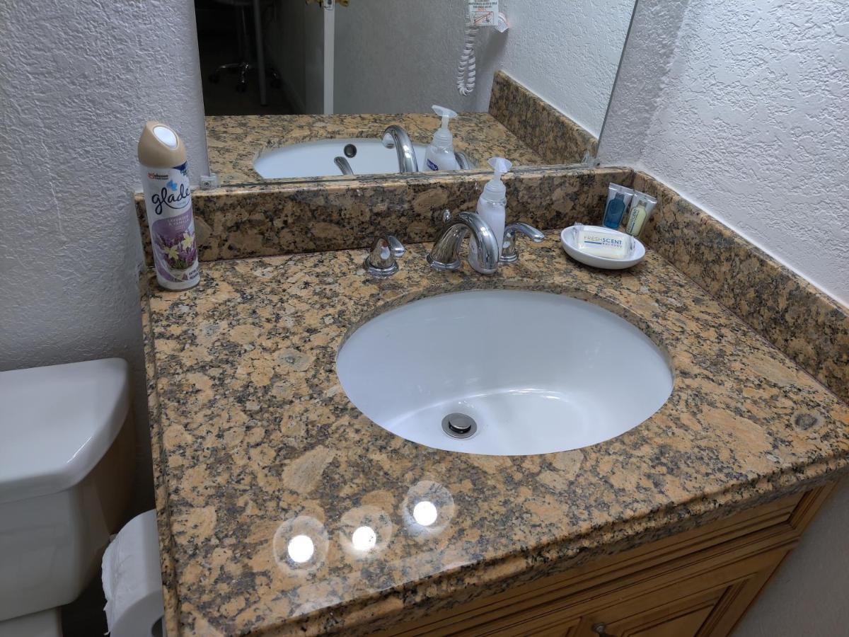 Centauri Vacation Rentals Beautiful 2-Bedroom Condo, Near All Orlando Attractions, Free Parking & Wi-Fi, King Bed, #1 Extérieur photo