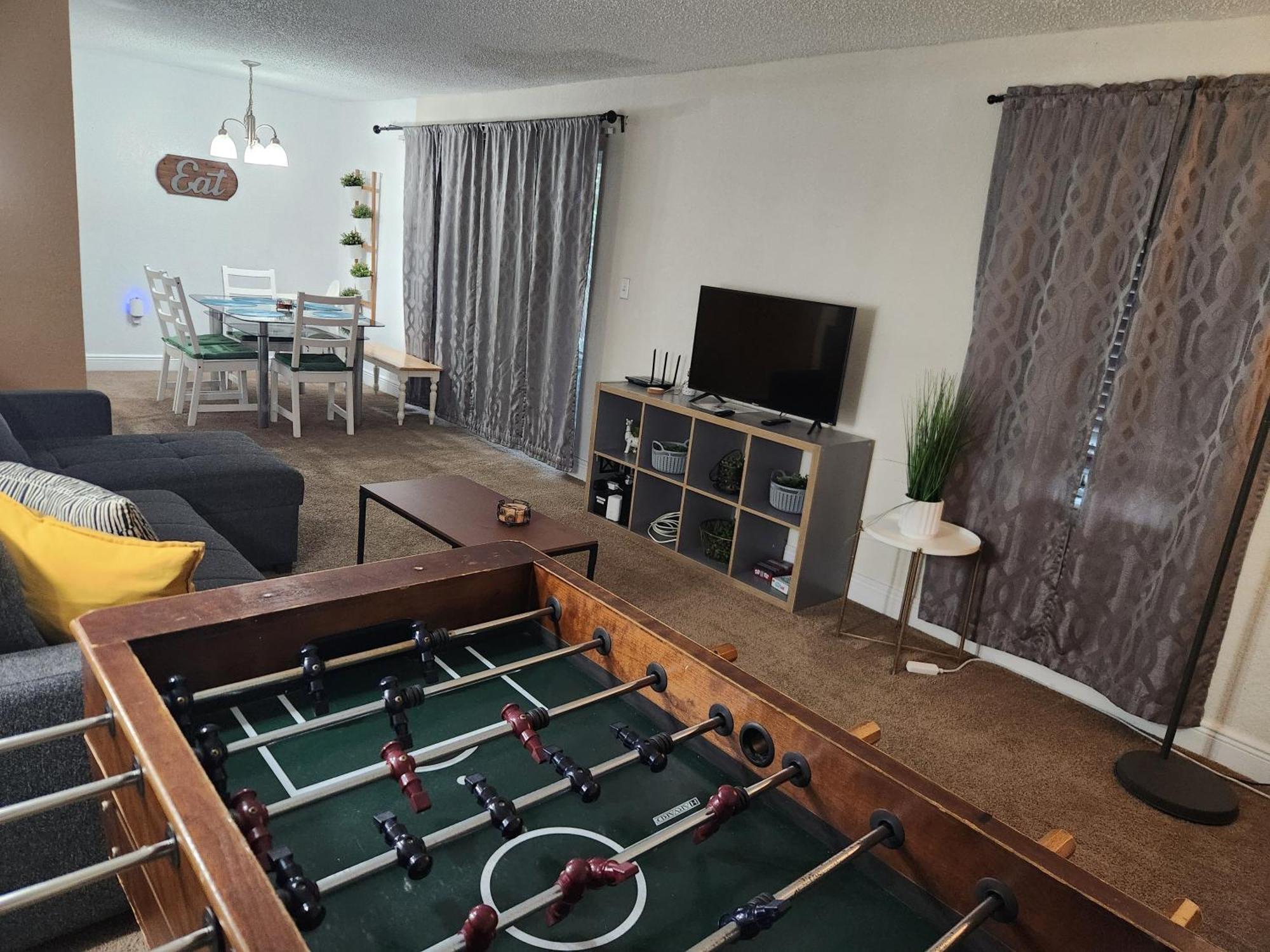 Centauri Vacation Rentals Beautiful 2-Bedroom Condo, Near All Orlando Attractions, Free Parking & Wi-Fi, King Bed, #1 Extérieur photo